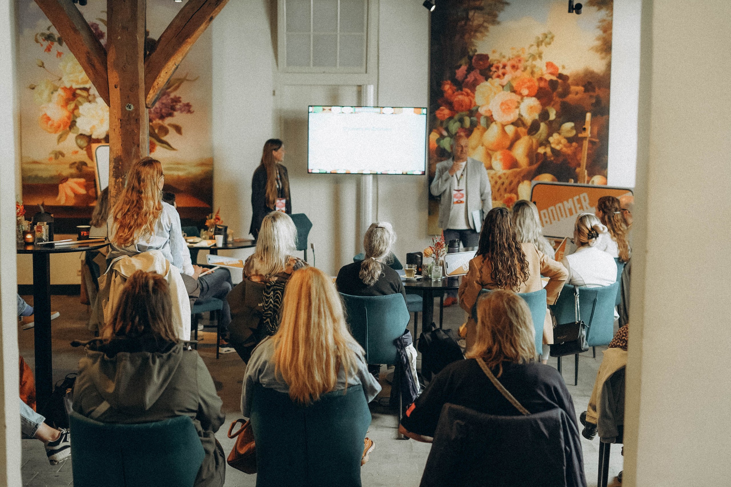 Stemmen met bordjes tijdens de sessie